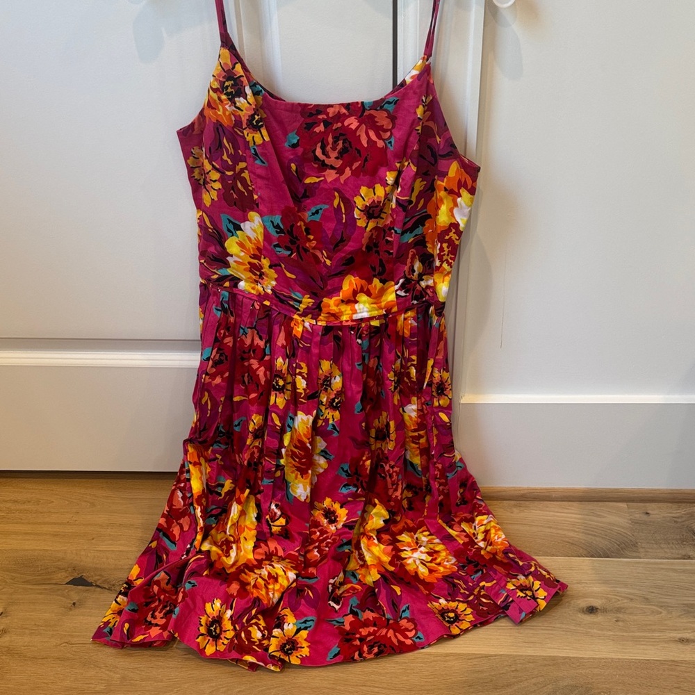 Isaac Mizrahi floral sundress vibrant flower pattern pleated skirt Women Size 10 - Picture 5 of 5